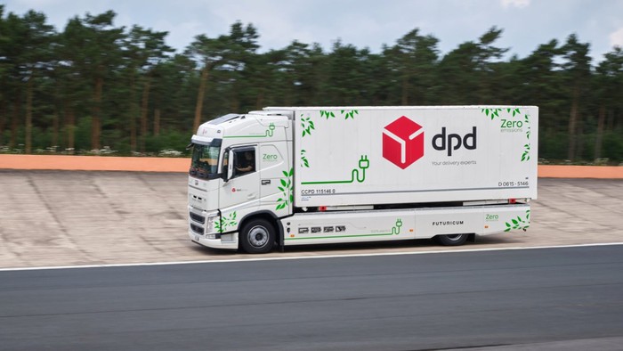 Chiếc xe tải được sửa từ chiếc Volvo đã đi được quãng đường 1.099 km chỉ với một lần sạc